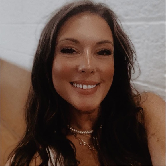 Meet your Posher, Amber - Picture 1 of 1